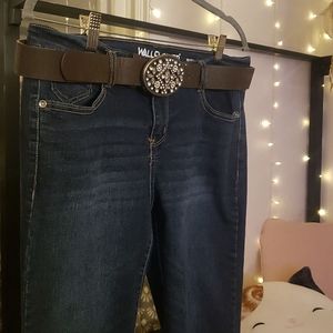 Wallflower Jeans w Belt